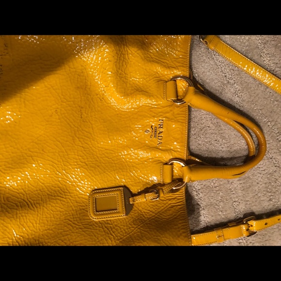 Prada - Picture 4 of 8